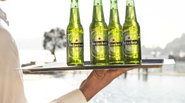 serving Heineken