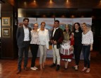 mladozenec i nevesta od galicka svadba 2017 vo poseta na pivara skopje